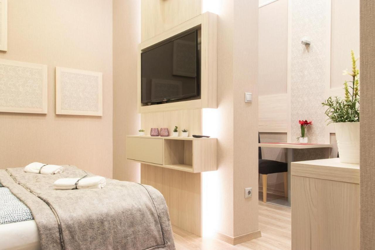 Central Relax Boutique Suites บูดาเปสต์ ภายนอก รูปภาพ