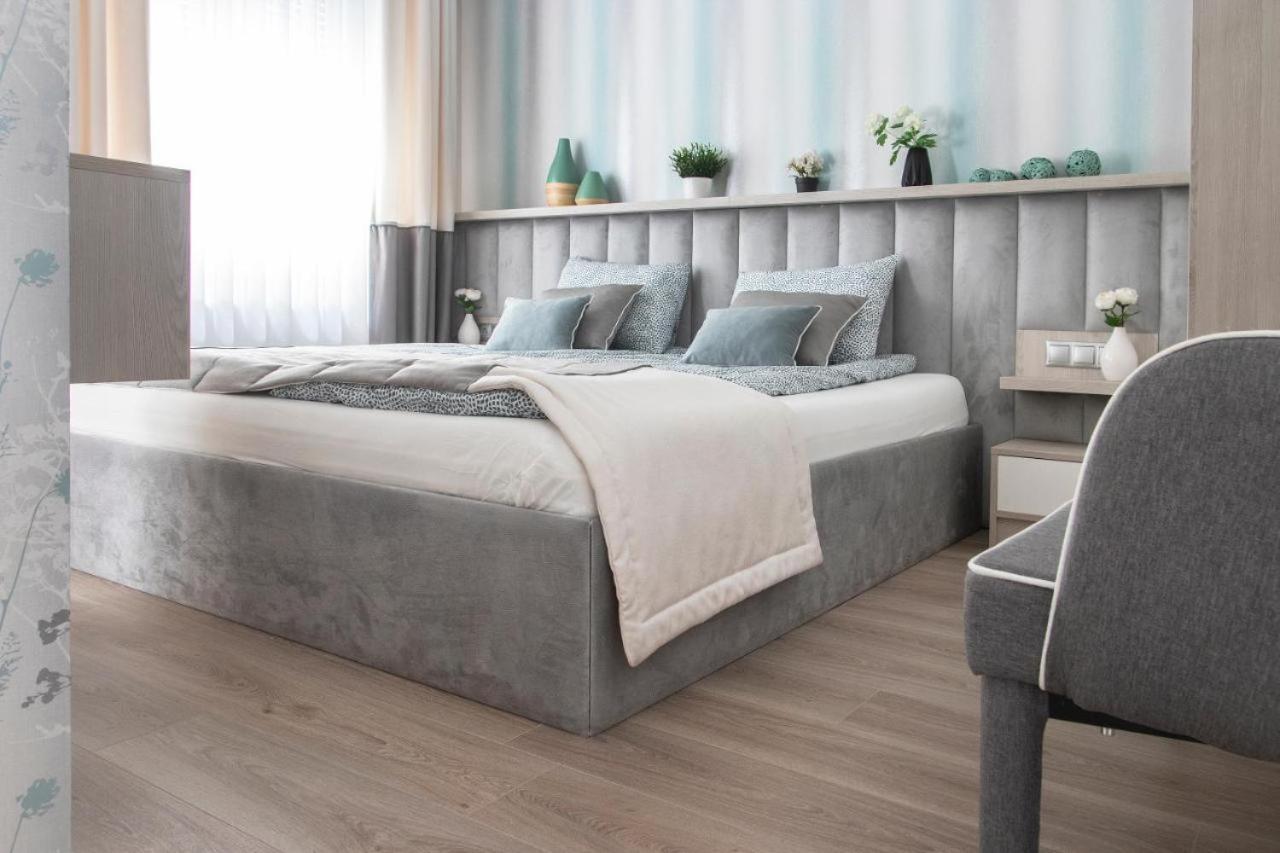 Central Relax Boutique Suites บูดาเปสต์ ภายนอก รูปภาพ